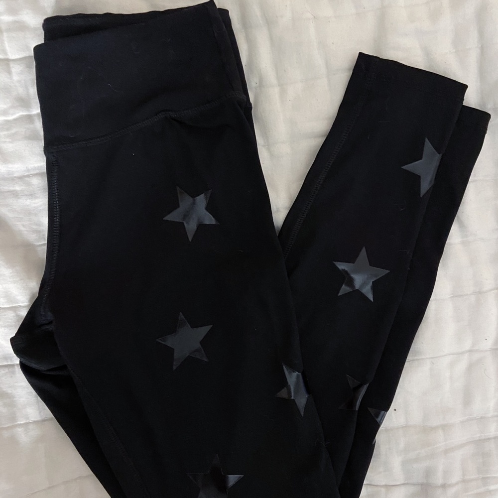 Black star leggings